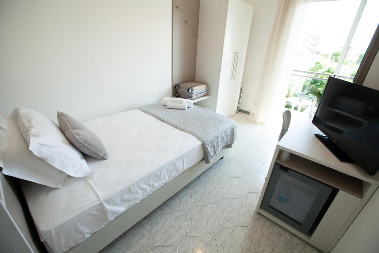 Hotel Maestri Riccione Exteriör bild