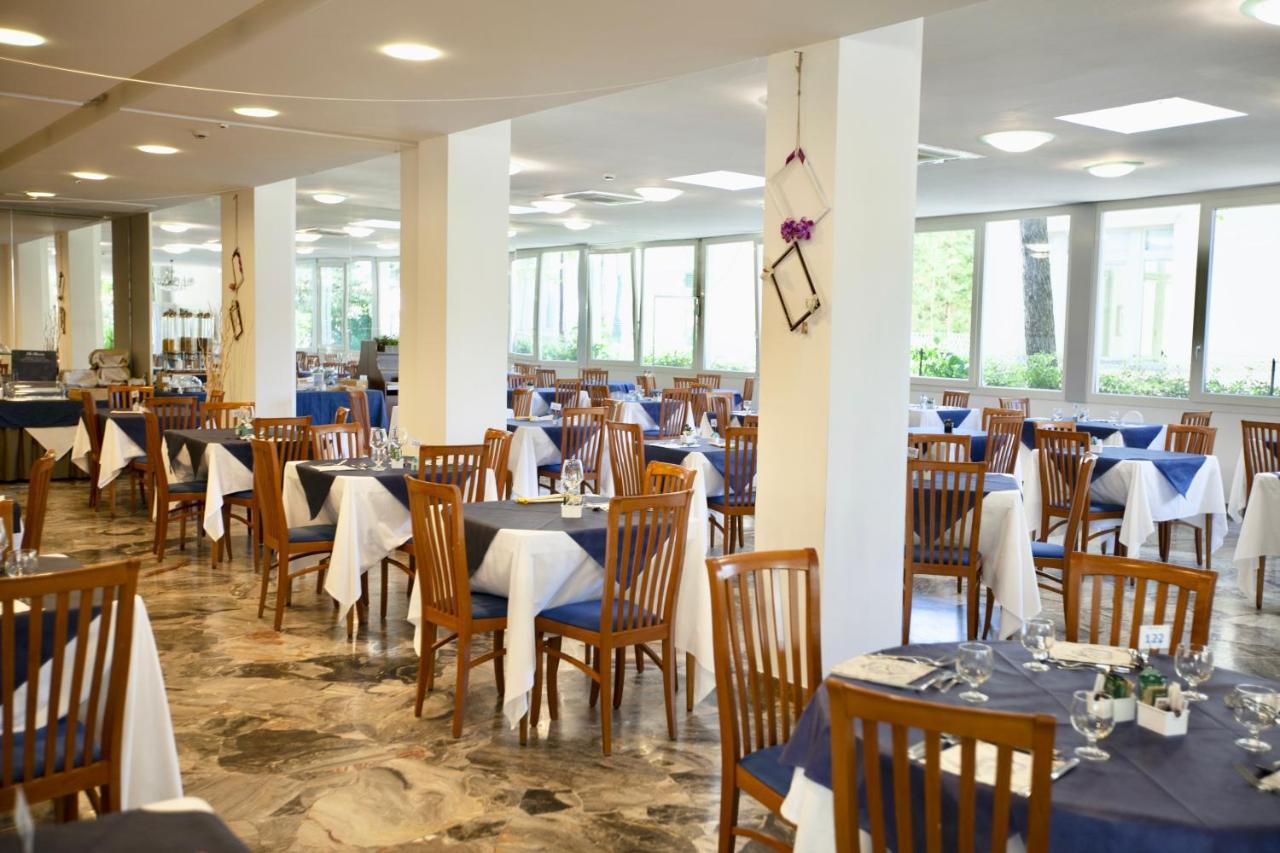 Hotel Maestri Riccione Exteriör bild